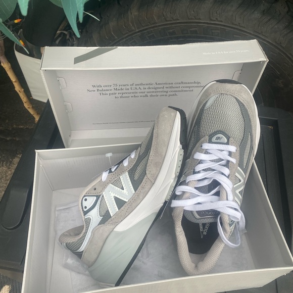 990v6 new balance shoes - Picture 1 of 7